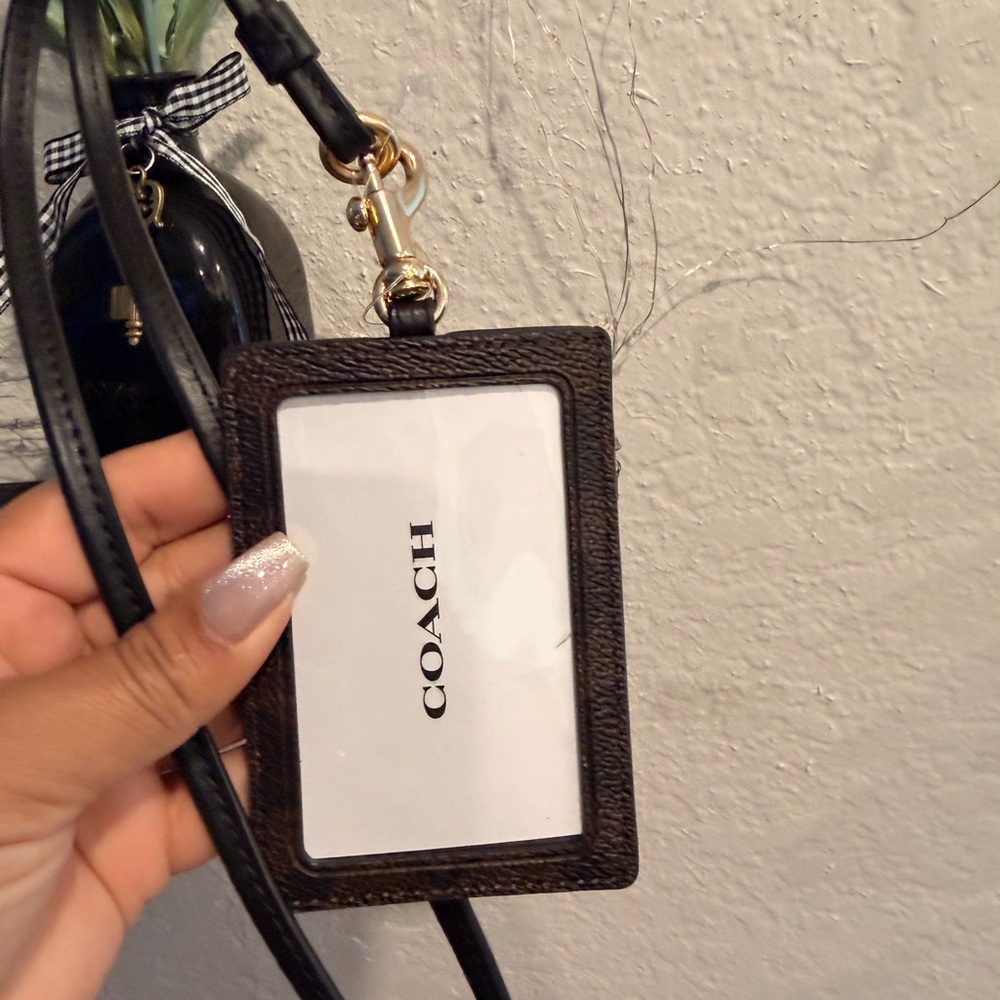 Coach Id Lanyard In Signaure Canvas - Picture 4 of 5